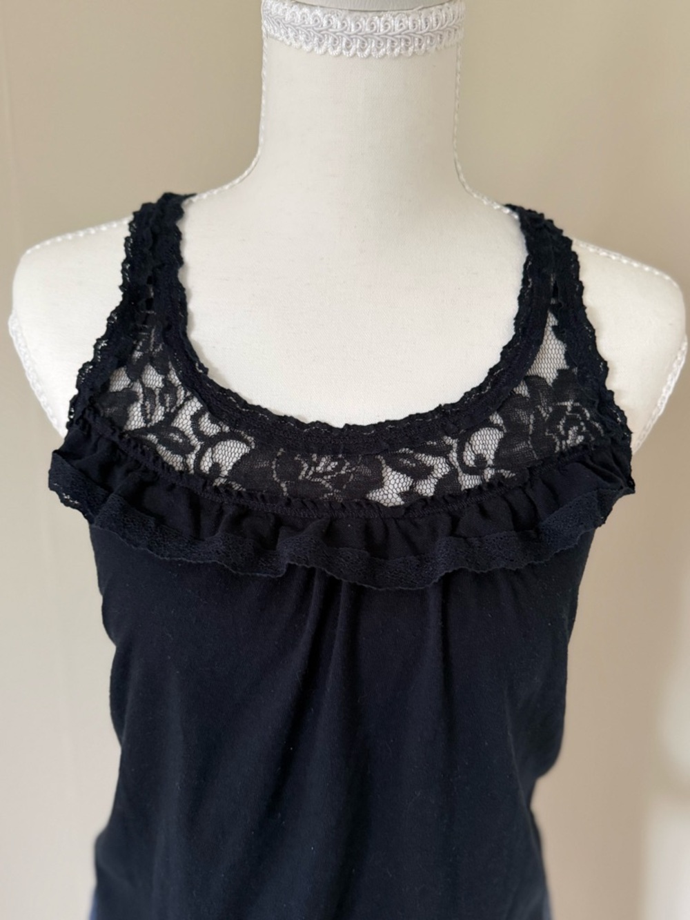 Vintage Y2K Abercrombie & Fitch Tank Top navy Lace Ruffle Camisole eyelet trim